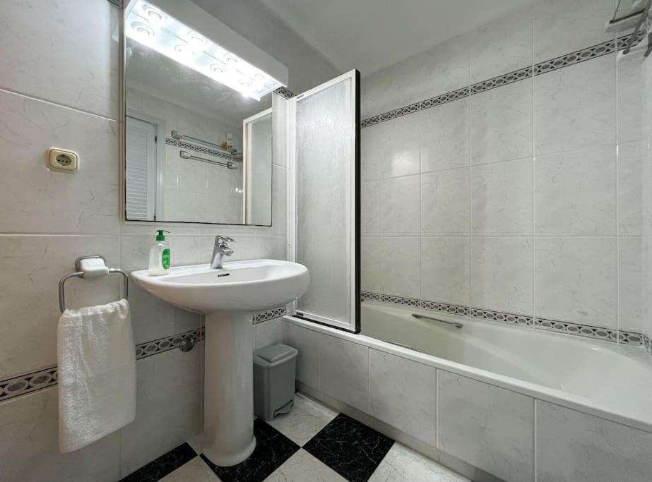 Apartamento En Эль-Пуэрто-де-Санта-Мария Экстерьер фото